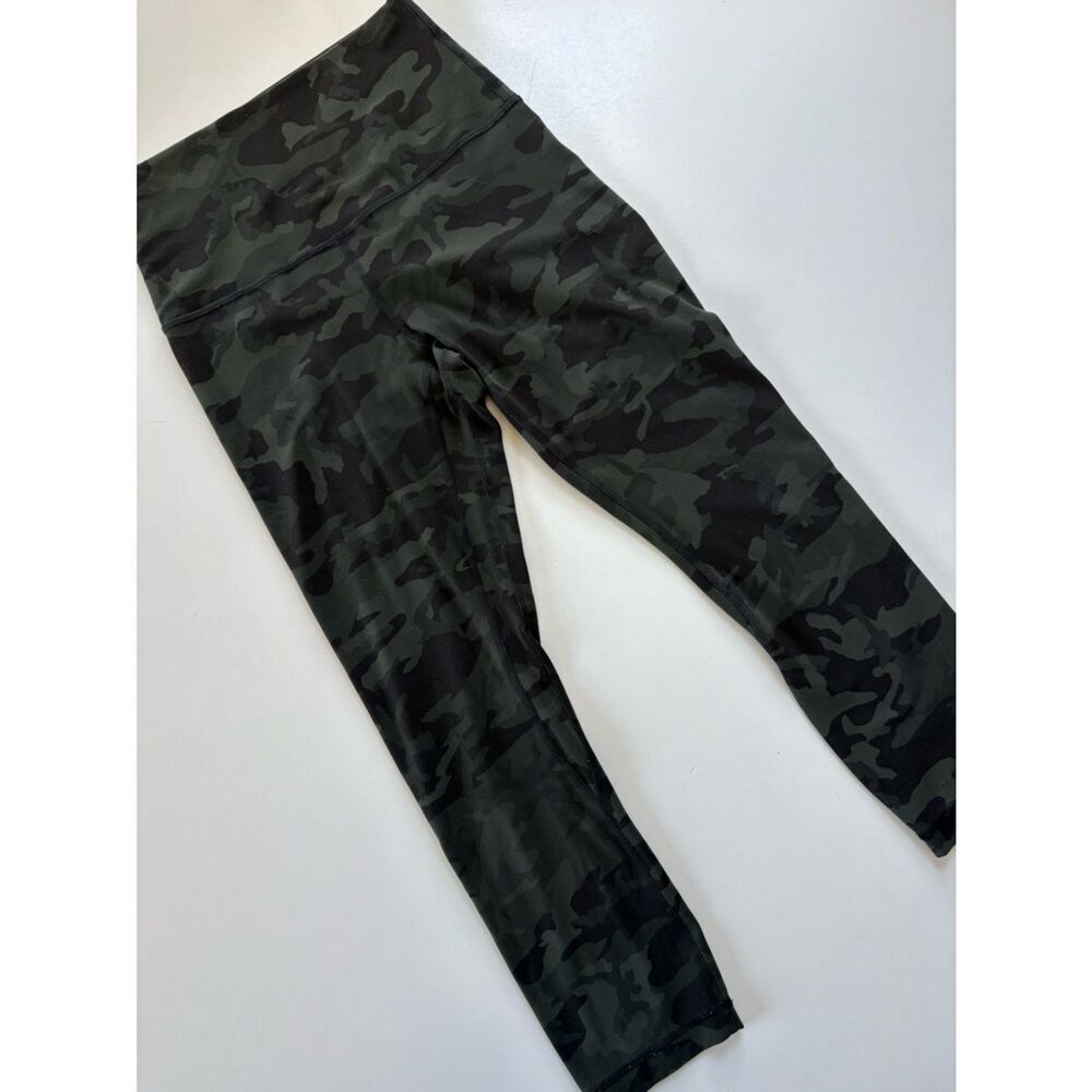 Lululemon Camo Aligns Cropped 21”